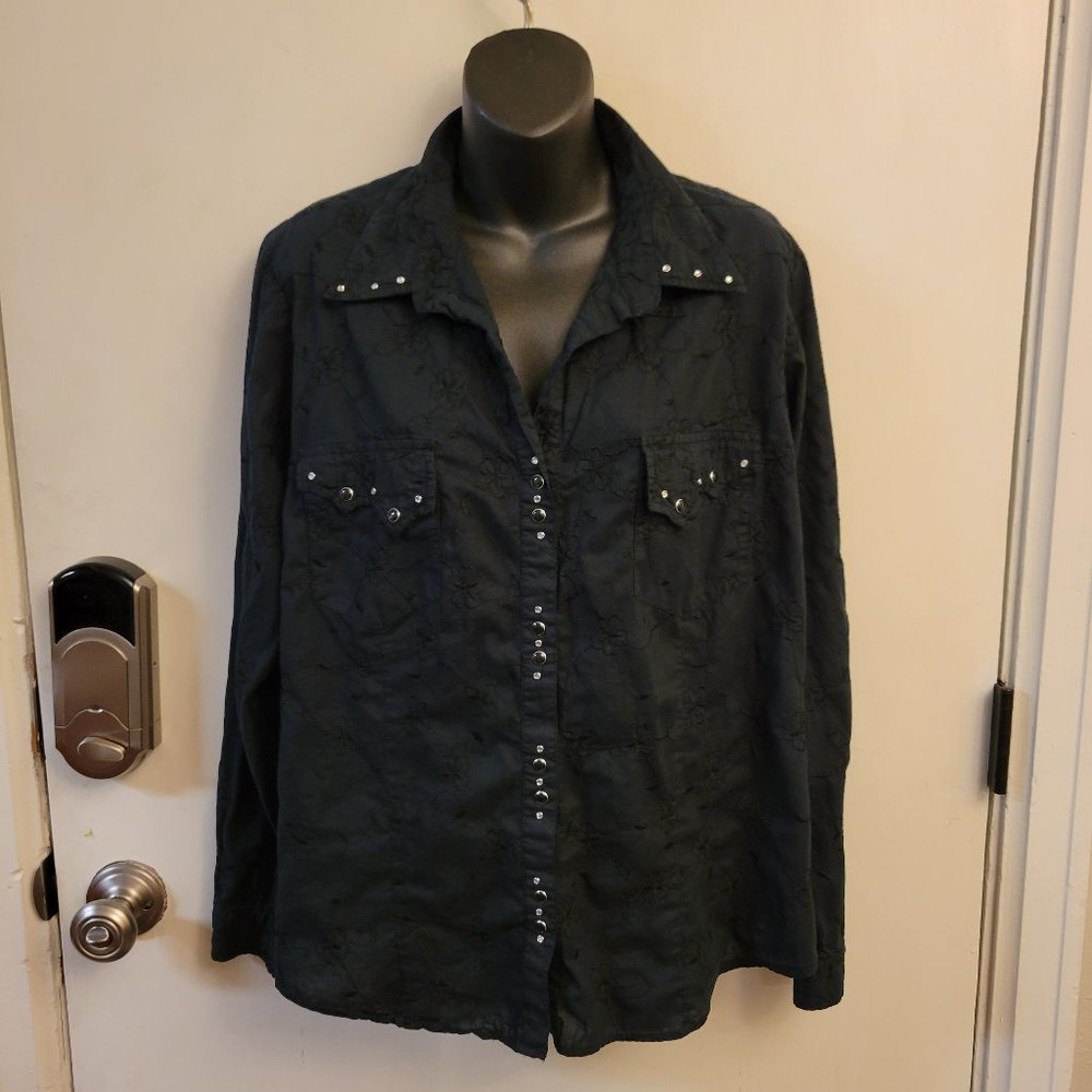 Roper Black Button Down